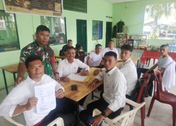 BABINSA SERKA ANTONIUS MANIHURUK DAMPINGI WARGA DAFTAR TNI JALUR BINTARA DAN TAMTAMA GEL I 2027
