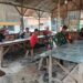 Mangkal di Warung,Babinsa Koramil 0201-13/PST Sosialisasikan Rekrutmen Prajurit TNI ke Masyarakat