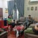 Babinsa Bersama Tiga Pilar Laksanakan Komsos di Kantor Kelurahan Pandau Hulu I