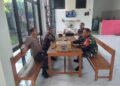 Pererat Sinergitas, Babinsa Dan Bhabinkamtibmas Gelar Komsos Bersama Aparat Kelurahan Kepanjenlor