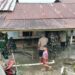 Wujud Kepedulian TNI, Satgas TMMD Kodim 0206/Dairi Mulai Perbaiki Rumah Warga