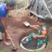 Tingkatkan Sanitasi Sehat, Babinsa Koramil 0808/11 Binangun Gotong Royong Buat Jamban Warga