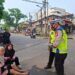 Kecelakaan Lalu-lintas di Wilayah Hukum Jalan Kapten Tendean Jakarta Selatan Personel Lalu Lintas Menolong Kecelakaan Motor