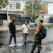 CEGAH BANJIR DAN WABAH PENYAKIT,BABINSA KOMSOS AJAK WARGA PEDULIAN KEBERSIHAN