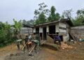Tak Hanya Bangun Jalan, TMMD ke-130 Kodim 0206/Dairi Juga Rehab Rumah Warga Sibongkaras