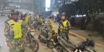 PEDULI KEAMANAN WILAYAH, BABINSA KORAMIL 0201-03/MD SERMA SEMIAWAN DAN SERTU SURADI MELAKSANAKAN PATROLI MOTORIS