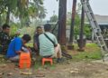 BABINSA KORAMIL 06/SENAYANG PERKUAT SINERGITAS DENGAN PLN, DUKUNG KELANCARAN PEMELIHARAAN JARINGAN LISTRIK DI DESA PENAAH