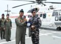 HELLY VVIP / VIP TNI AU TOUCH GO TRAINING DI KAPAL INDUK TNI AL