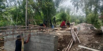 TNI dan Warga Gotong Royong Bangun Jembatan Garuda di Alue Dama Abdya
