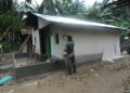 Rumah Tukirin Di Cat Satgas TMMD ke 130 warna Hijau Persis Rumdis TNI di Aek Batu