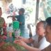 Ngopi Bareng Bersama Warga di Warung,Babinsa Sekaligus Pantau Wilayah Binaan