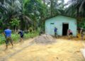 Ciptakan Hunian Layak, Satgas TMMD ke 130 Kodim 0209/Labuhanbatu Kerjakan Rumah Milik Suroto