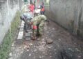Babinsa Mabar Bersama Warga Gotong Royong Membangun Jalan,Jalin Kebersamaan dan Kekompakan