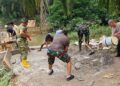Koramil 12/LP Bersama Masyarakat Kebut Pembangunan Jembatan Beton Sukadame 45