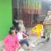 Babinsa Koramil 04/MK Serka R.Pakpahan Ciptakan Keakraban dengan Warga Binaan Melalui Komsos