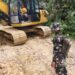 Permudah Mobilitas dan Angkut Hasil Pertanian, Satgas TMMD ke-130 Buka Jalan Baru di Sibongkaras