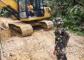 Bersama Membangun Desa, TNI Siapkan Pondasi Plat Beton untuk Jalan Sibongkaras