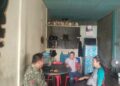 Antisipasi Cuaca Ekstrem, Babinsa Koramil 06/Senayang Edukasi Warga Desa Benan Tentang Kesiapsiagaan Bencana