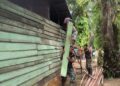 TMMD KE-130 KODIM 0209/LABUHANBATU MULAI PEMBONGKARAN RUMAH EDI HARAHAP, HADIRKAN HARAPAN BARU BAGI KELUARGA