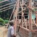Kepedulian yang Menggerakkan Hati, Sritomo Turun Langsung Bantu Satgas TMMD Bangun Rumah Suroto