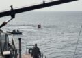 KRI LAMBUNG MANGKURAT-374 LAKSANAKAN 20 MM GUN LIVE FIRING EXERCISE DI PERAIRAN LAUT NATUNA