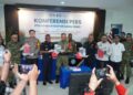 SINERGI TNI AL DAN BEA CUKAI GAGALKAN PENYELUNDUPAN 1,1 KG SERBUK EMAS SENILAI RP 2,9 MILIAR DI BANDARA JUANDA