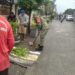 JAGA KEBERSIHAN DAN CEGAH BANJIR, BABINSA KELURAHAN SEI MATI PIMPIN GOTONG ROYONG DI KANTOR LURAH