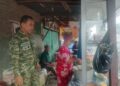 BABINSA KORAMIL 0201-03/MD SERDA FAISAL ZUKRI MELAKSANAKAN KOMSOS BERSAMA PELAKU USAHA RUMAH MAKAN