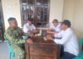 Eratkan Sinergitas,Babinsa Koramil 0201-16/TM Melaksanakan Komsos Bersama Perangkat Desa dan Kadus