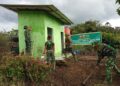 TMMD ke-130 Kodim 0206/Dairi Bersihkan dan Cat Ulang MCK, Pastikan Fasilitas Sanitasi Warga Lebih Layak