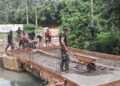 Kodim 0207/Simalungun Pembangunan Jembatan Gantung di Nagori Kahean Progres 67 Persen