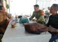 Babinsa Koramil 0201-13/PST Komsos dengan Aparatur Desa Saentis,Gali Informasi Perkuat Ketahanan Wilayah