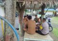 BABINSA DAN BHABINKAMTIBMAS KOMSOS BERSAMA PERANGKAT KELURAHAN ,ERATKAN KERJASAMA
