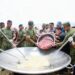 Wakil Panglima TNI Bagikan Sembako dan Tinjau Masak Kuali Merah Putih Bobon Santoso, Perkuat Kebersamaan TNI dan Rakyat