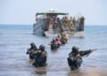Jelang Demo Pendaratan Amfibi, TNI–ADF Mantapkan Latihan di Pantai Banongan