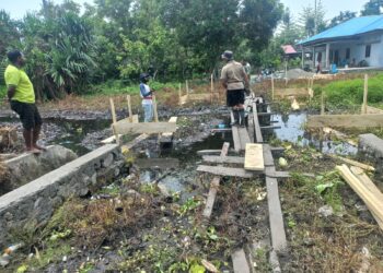 Satgas TMMD ke-130 Bangun Jembatan, Permudah Akses Jalan Masyarakat