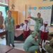 Wujud Kepedulian, Persit KCK Cabang XVII Kodim 1808/Mansel Berikan Bantuan Seragam Sekolah Dukung TMMD Ke-130