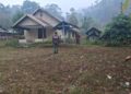 Bersihkan Gereja, Wujud Kepedulian Satgas TMMD Ke-130 Terhadap Kenyamanan Ibadah