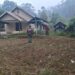 Bersihkan Gereja, Wujud Kepedulian Satgas TMMD Ke-130 Terhadap Kenyamanan Ibadah