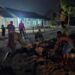 Kejar Target TMMD ke 130, Personel Satgas Bersama Masyarakat Lembur Hingga Malam