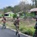 Langkah Ceria Satgas TMMD ke-130 Menuju Sasaran, Disambut Hangat Warga Kampung Yamboi