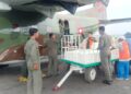 Satgas Udara OMC Tabur 10 Ton Bahan Semai di Langit Palembang