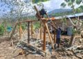 Lanjutkan Pembangunan MCK Warga Kampung Yamboi Gunung : Progres Capai 50 Persen