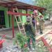 Rumah Warga Yamboi Makin Rapi dan Asri, Satgas TMMD Ke-130 Pasang Lisplang Baru