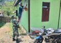 Profesional dan Teliti, Satgas TMMD Ke-130 Finishing Pengecatan Rumah Warga